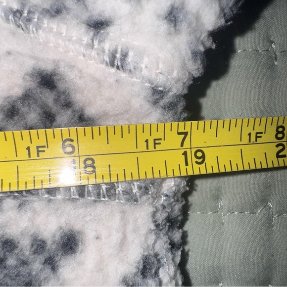 Carhartt WOMEN'S FLEECE SNAP FRONT PULLOVER - RELAXED FIT size XS 0-2 GUC. - Picture 4 of 11